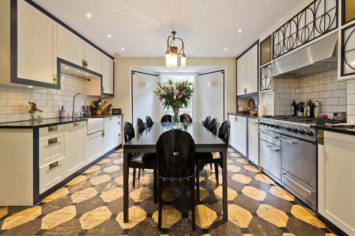 Stylish 5 Bed House in St. John’s Wood/Maida Vale gallery image 3