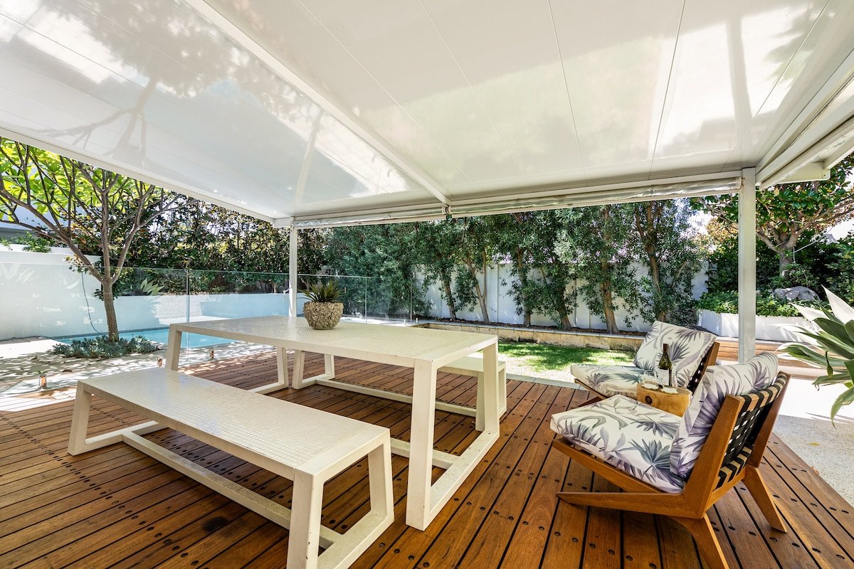 Cott Life – Light & Bright Villa with private Pool gallery image 2