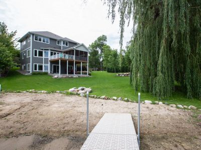 Beautiful Lake Home