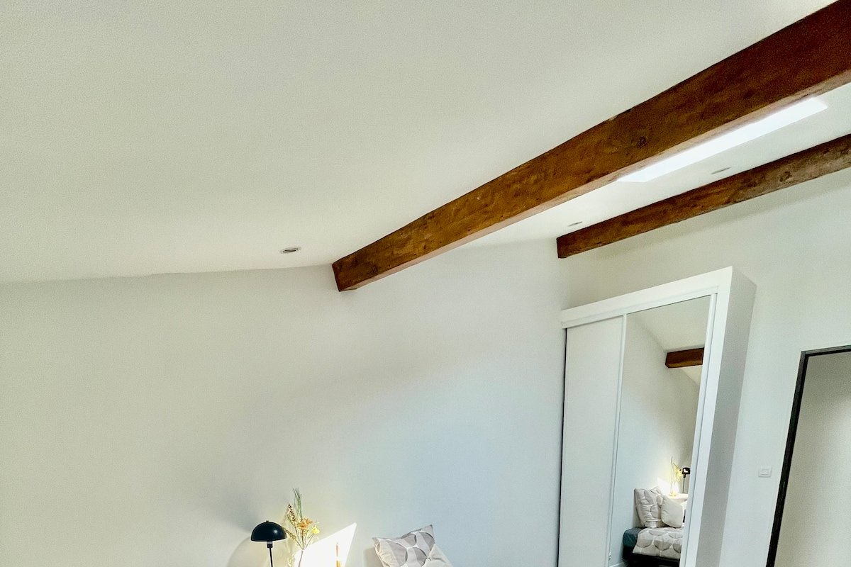 3 chambres au calme, coeur du triangle d’or – Tram gallery image 5