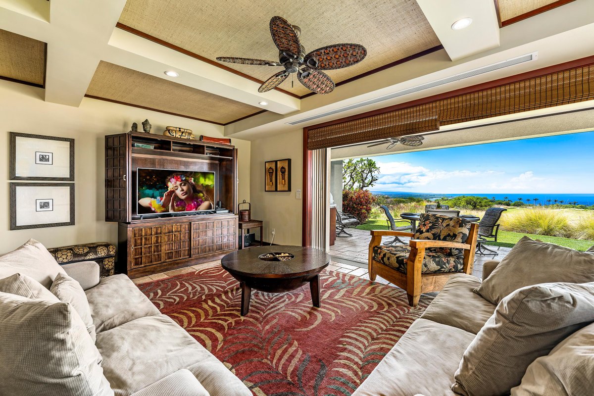 Waiulaula A102- GORGEOUS OCEAN VIEWS WITH DOUBLE M