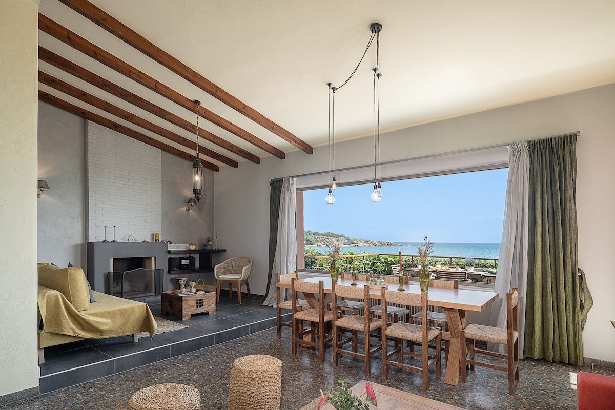 “The House By The Sea” villa with pool gallery image 5