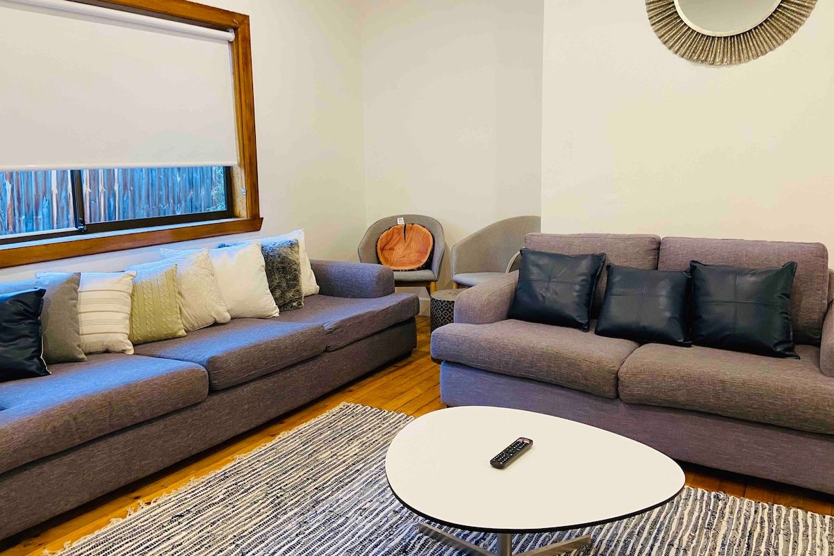 D127 St Albans Lodge 6 bedrooms sleeps 24 gallery image 5