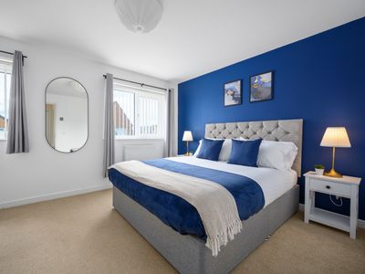 Manchester cozy house 6mins to city centre,parking