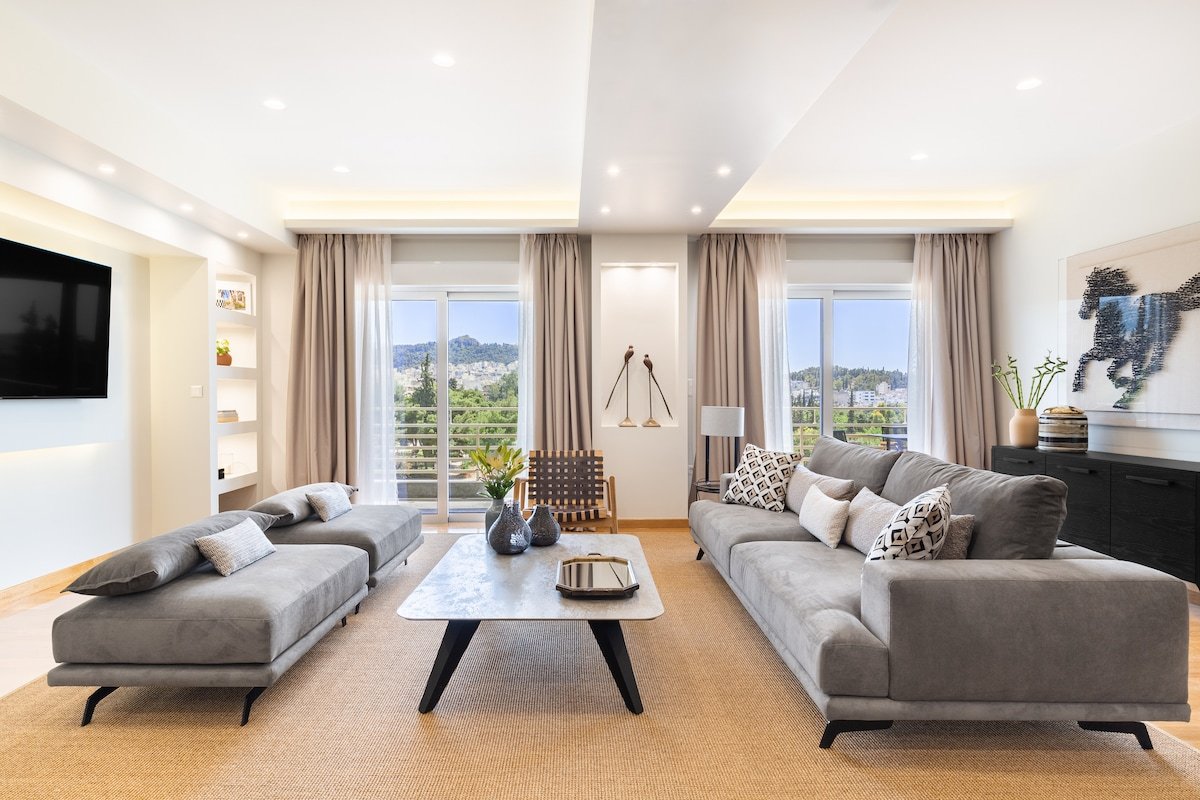 Grand, 3-BDR APT with Majestic Acropolis View gallery image 2