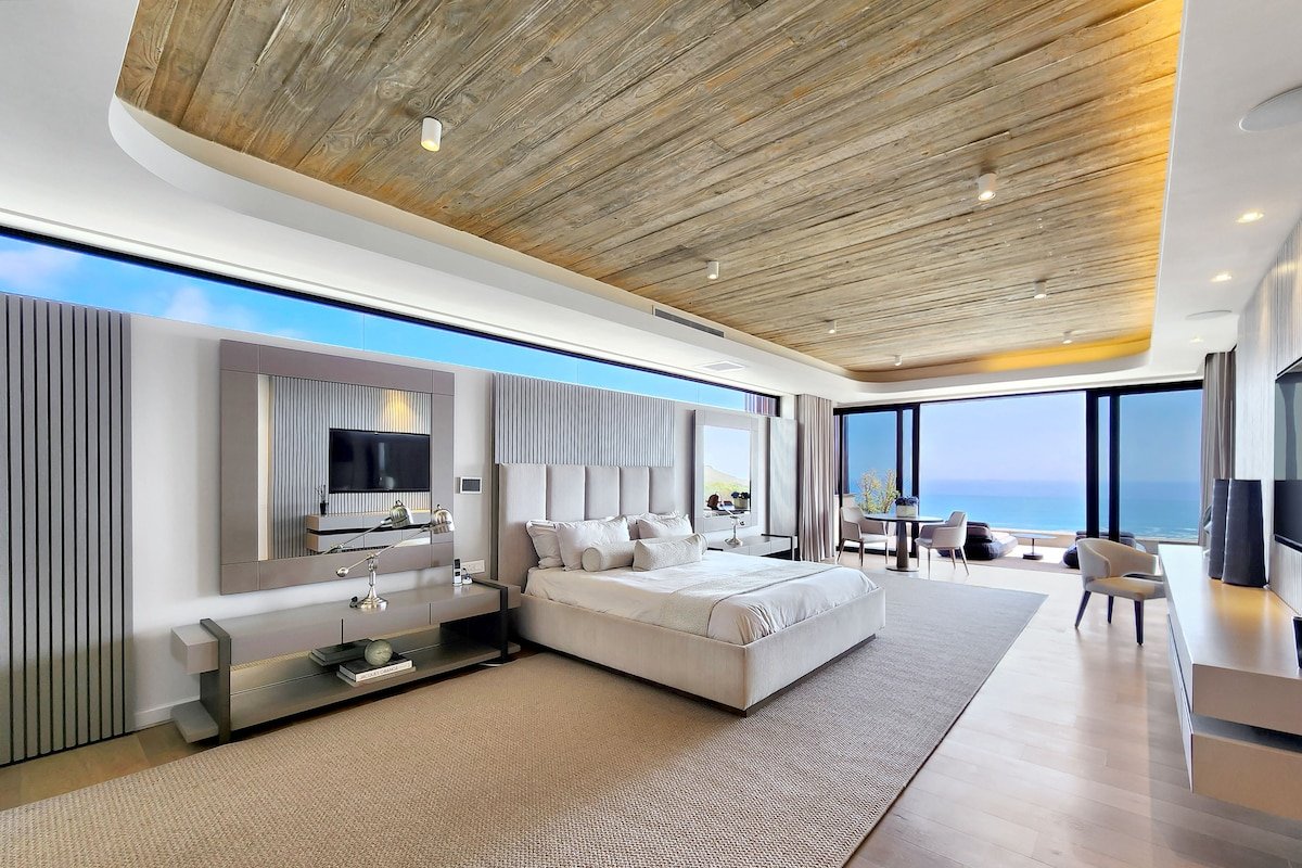 Lijaro Villa by Steadfast Collection gallery image 4