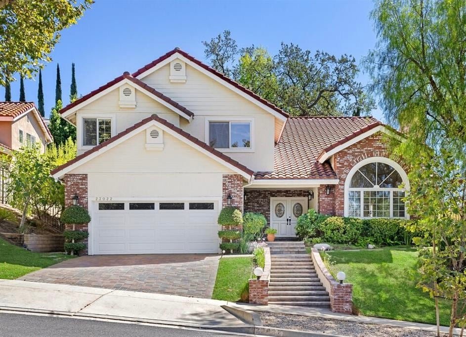 Luxury Living in Coveted Calabasas gallery image 2