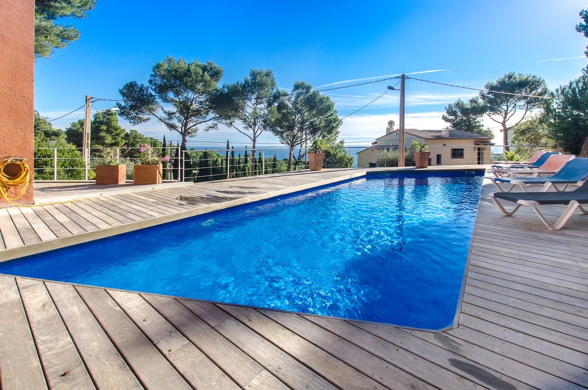 Villa 8 pers. piscine,vue mer, parking,costa brava gallery image 4
