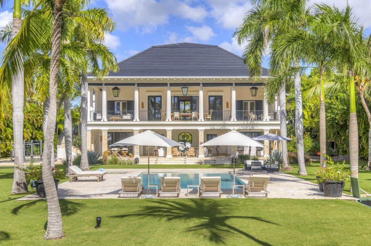 Villa Serenity – Breathtaking Retreat