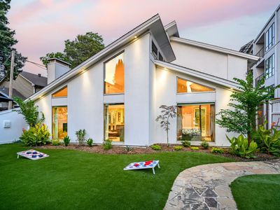 The Jewel-Modern Retreat, Hot Tub, Night Life