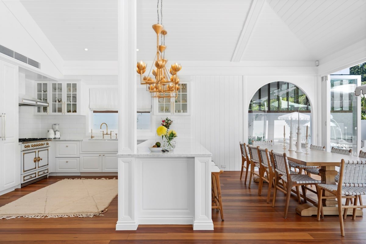 La Casa Blanca – Waterfront Luxury, Walk to beach gallery image 5