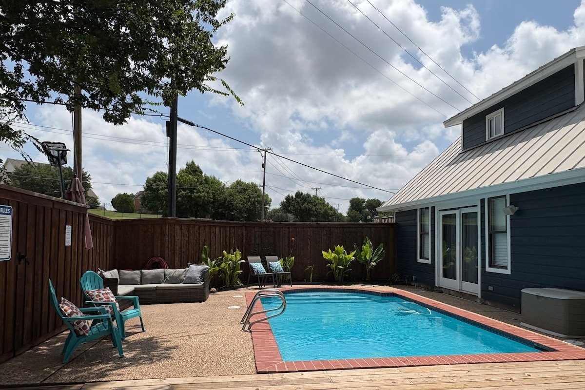 Boat House – Lake Front Marina Home gallery image 3