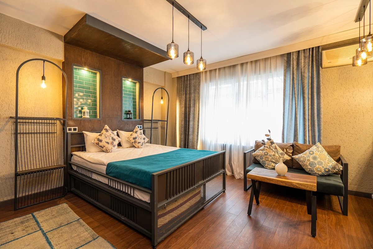 Stylish 2BR Flats With Jacuzzi-Dsinfected gallery image 4