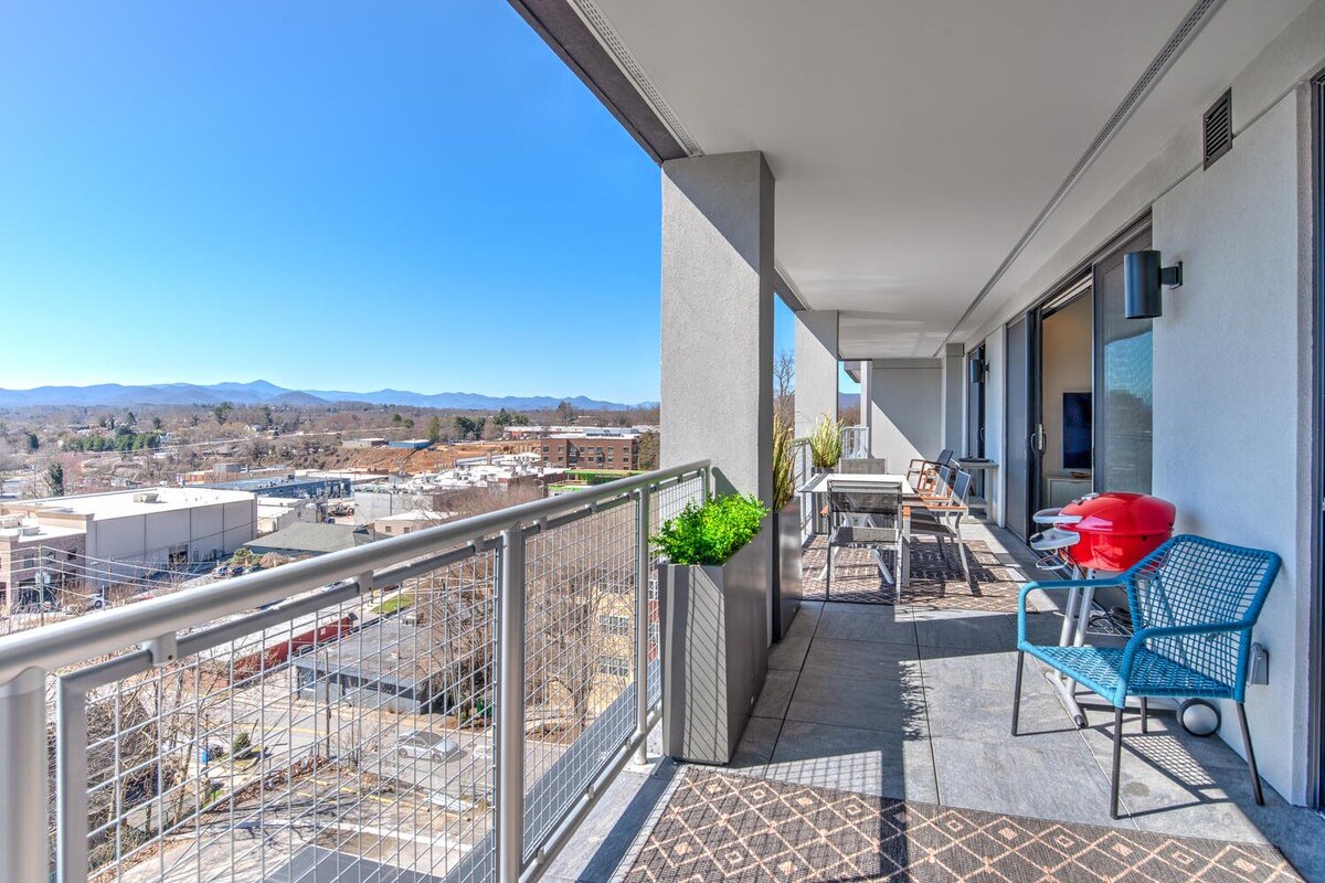 Modern South Slope Condo EV Charger 2 Parkng Spots gallery image 3