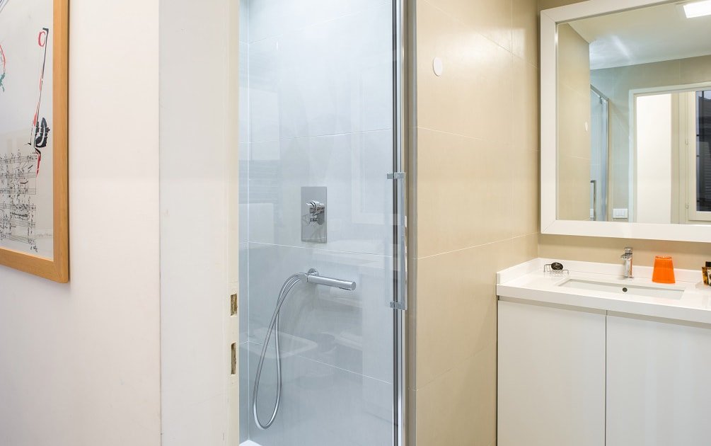 Vittoria Top Family for 6 near Spanish steps gallery image 4