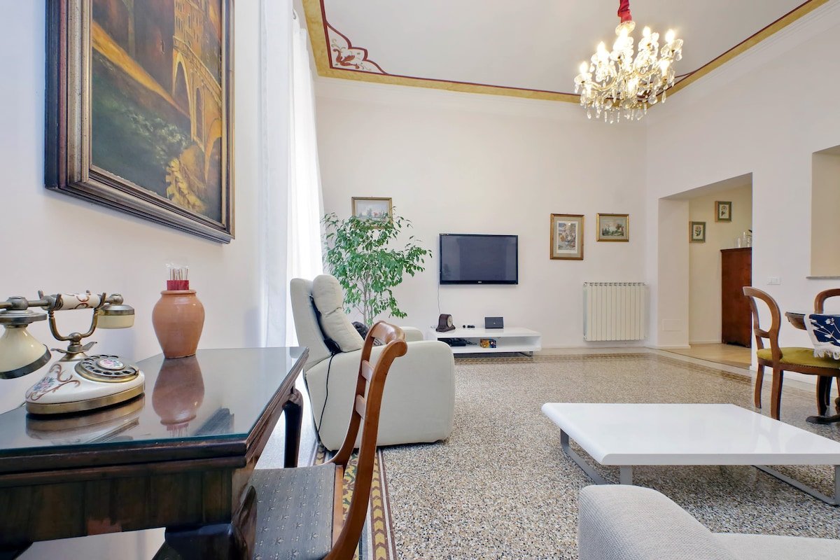 TreasureRome Carmen Suite 2br gallery image 5