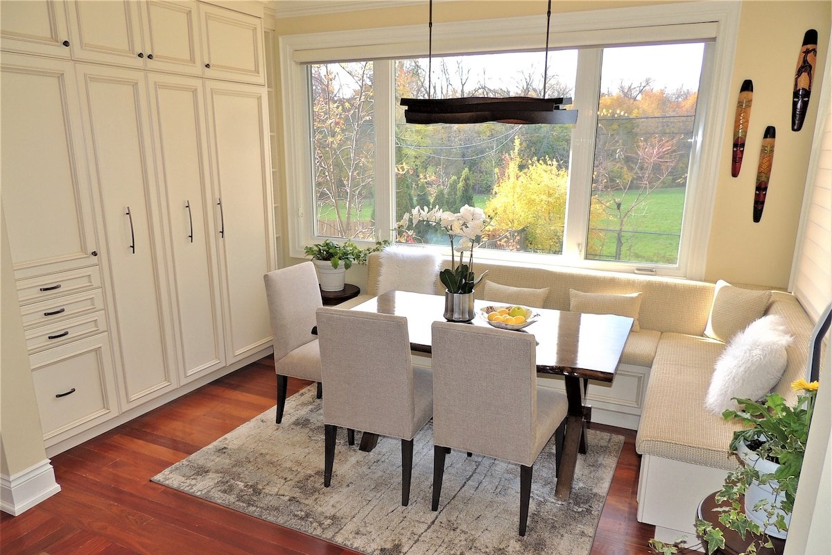 Unique House with Awe Views on Park & Creek gallery image 5