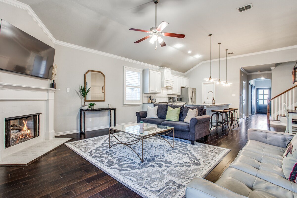 Panther City Paradise ~ Resort Pool & Spa! gallery image 4