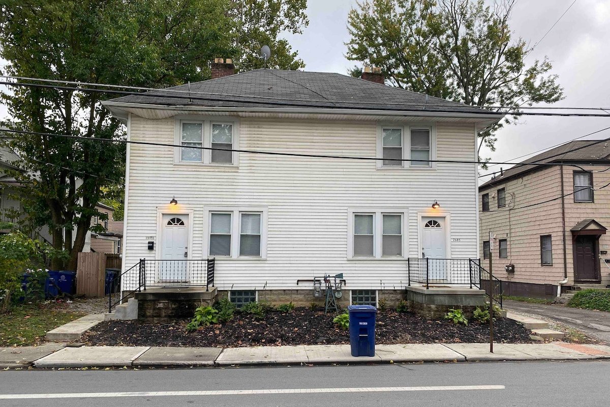 Campus Crest (B)-charming 2 bd close to campus! gallery image 2