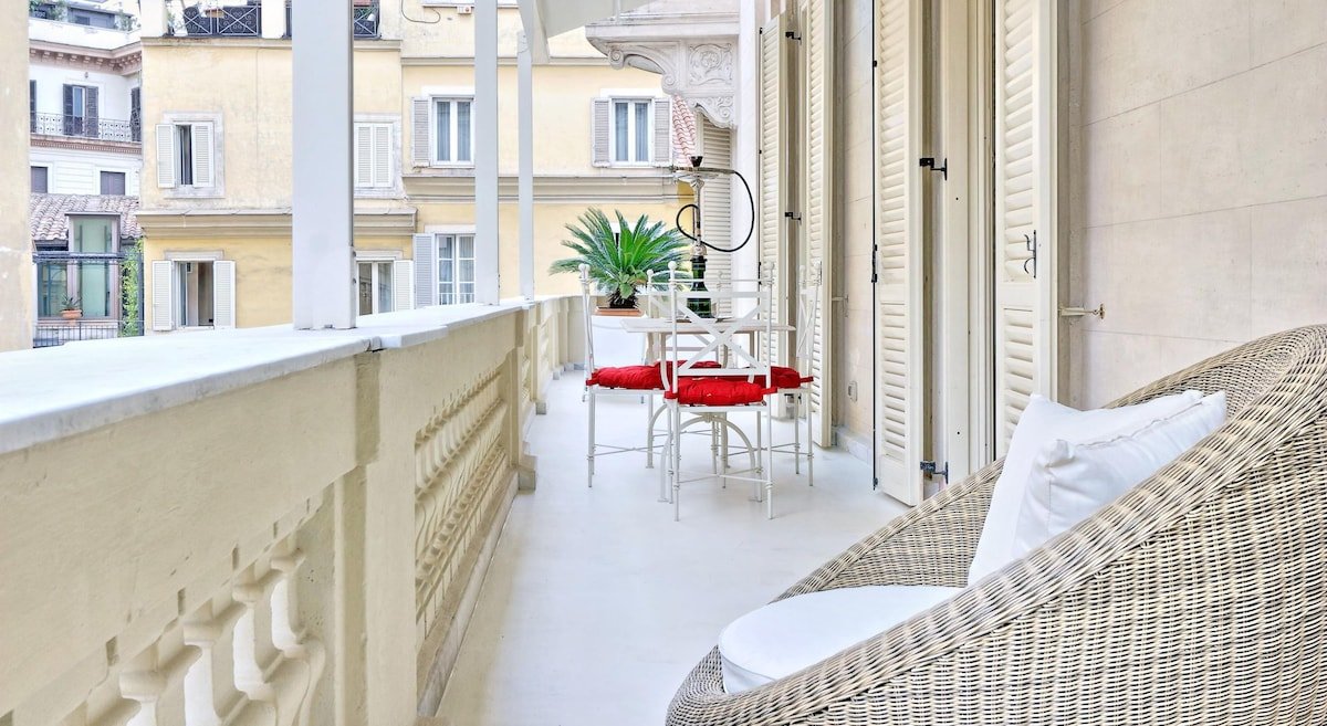 Spanish Steps Luxury House gallery image 4