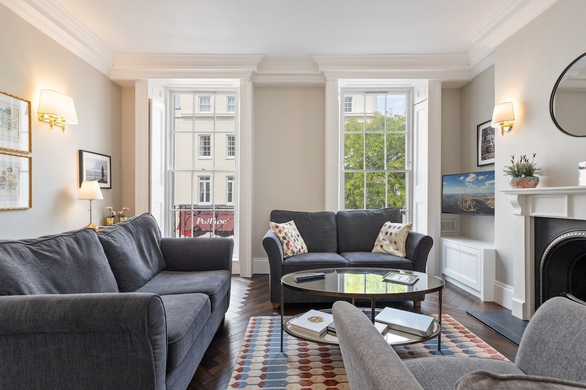 Stylish 2 bed Belgravia flat in Elizabeth Street gallery image 5