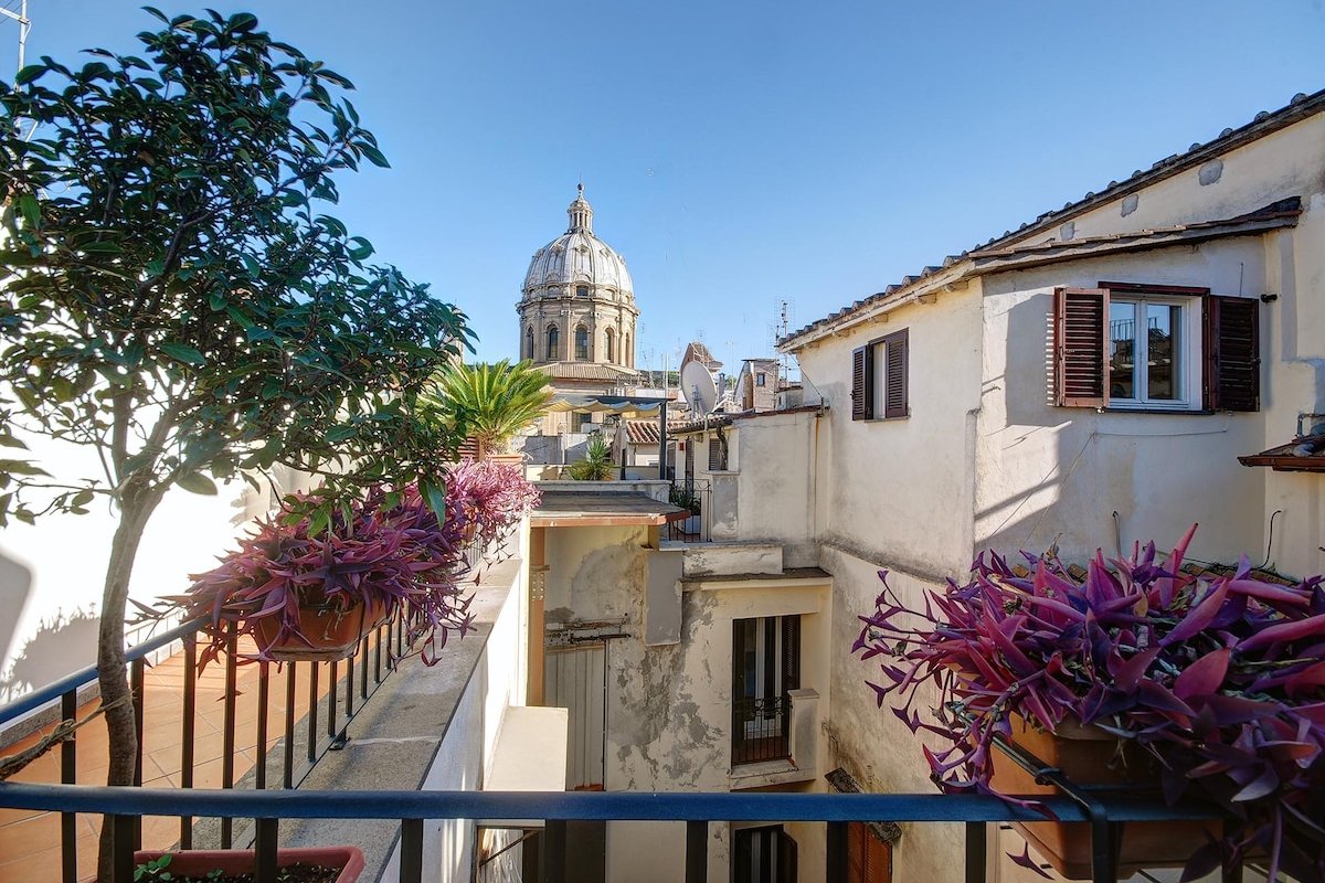 Yellow Apartment Campo de’ Fiori gallery image 5