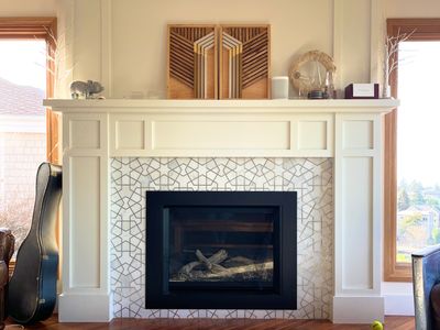 New Remodel! Water view, Deck, Seattle- Alki Beach