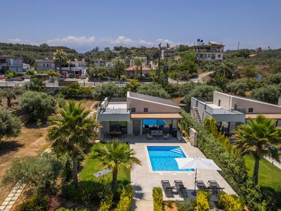 Walk to Beach-Heated Private Pool-Brand New villa