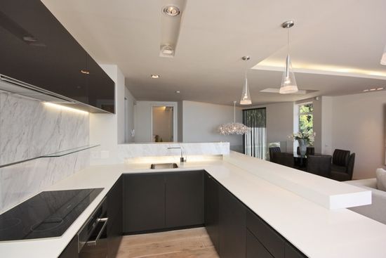 Photo 4 of Victoria Rd Luxury Apartment 201 accommodation in Camps Bay, Cape Town with 3 bedrooms and 3 bathrooms
