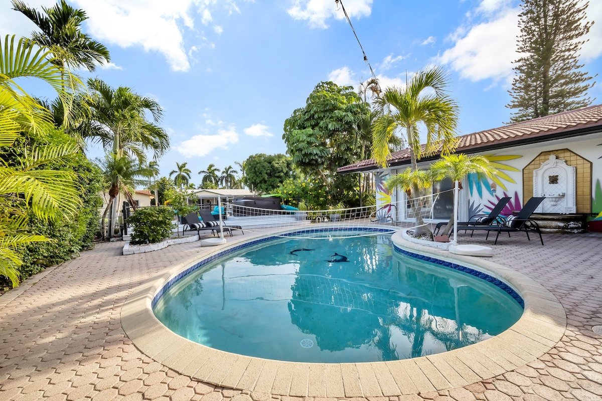 LuxWaterfront ~ HotTub ~ Games ~ LBTS gallery image 2