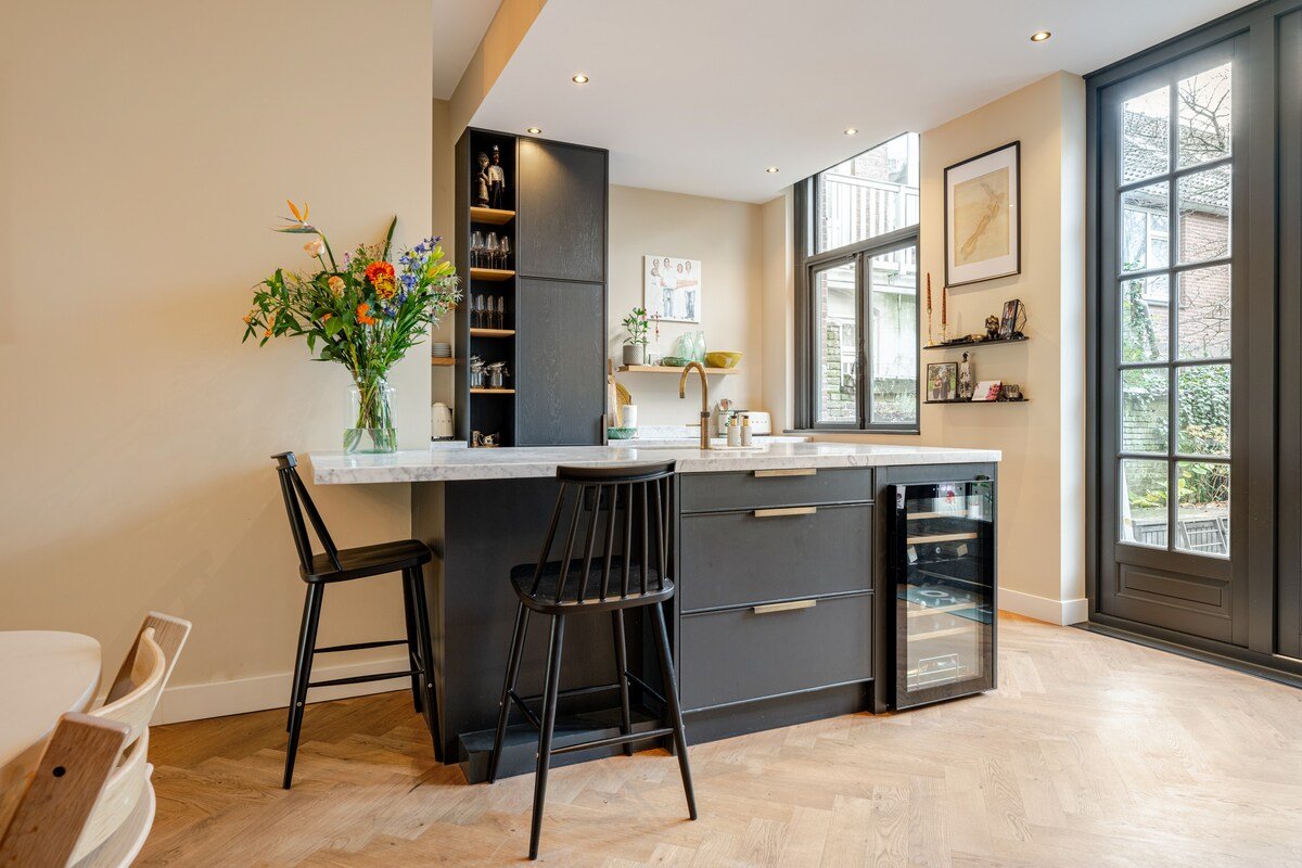 Luxury house with garden in popular Amsterdam area gallery image 4