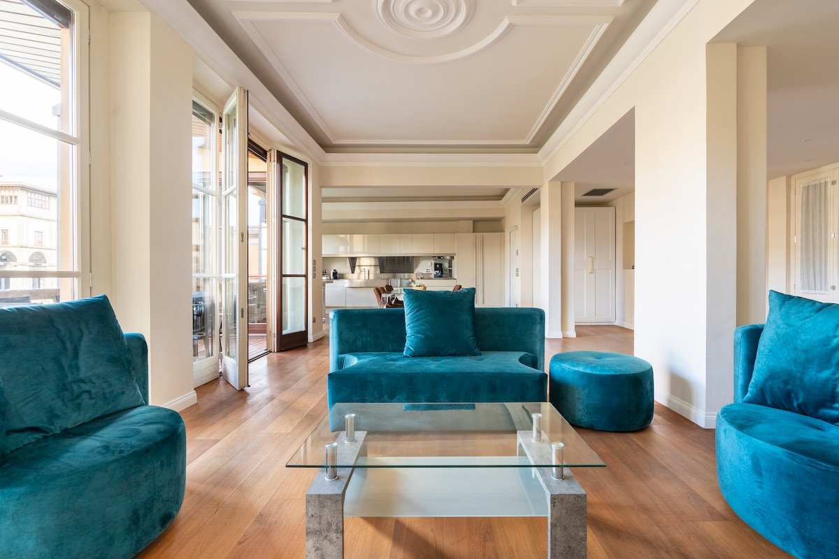 “Terrace on Ponte Vecchio” Dream View gallery image 3