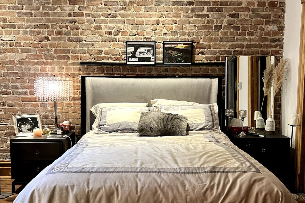 Cozy, gorgeous, A+ situated apt gallery image 2