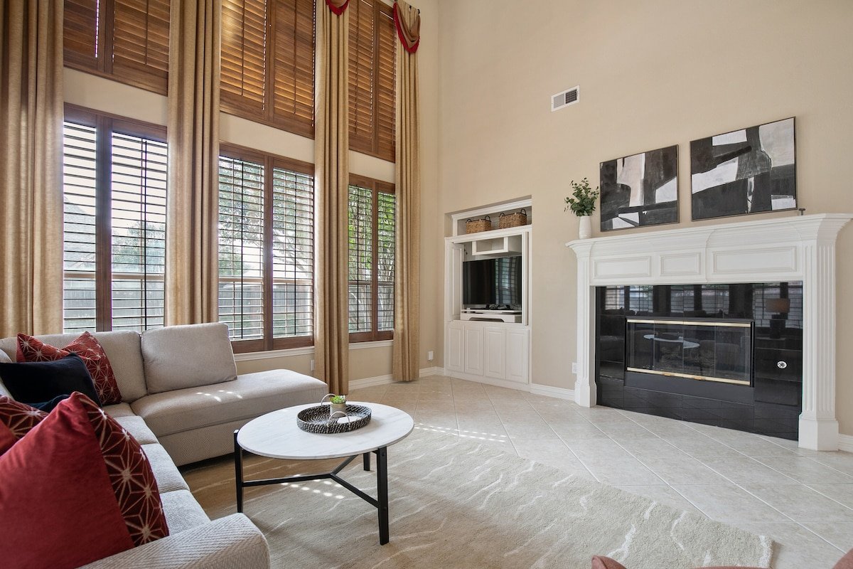 TCH – Spacious 5bd/4.5ba in Fort Worth with Office gallery image 4