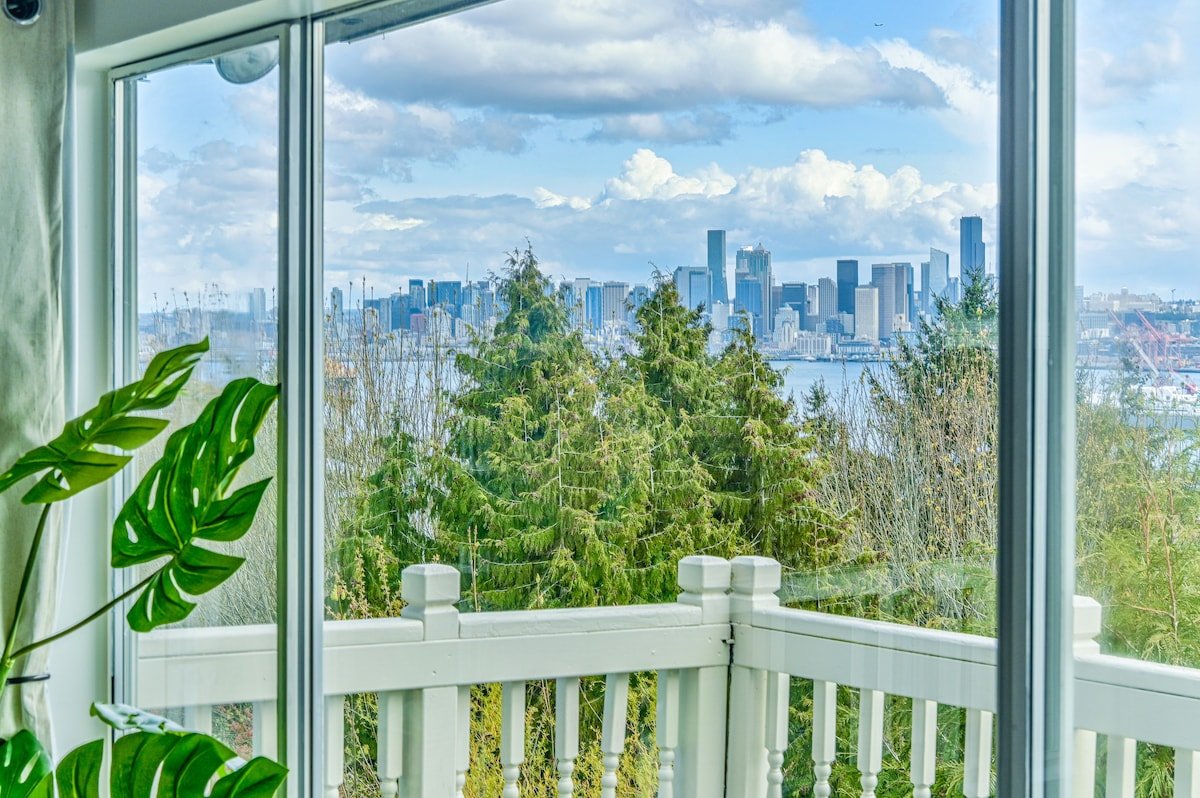 Skyline & Mtn View in W. Seattle gallery image 3