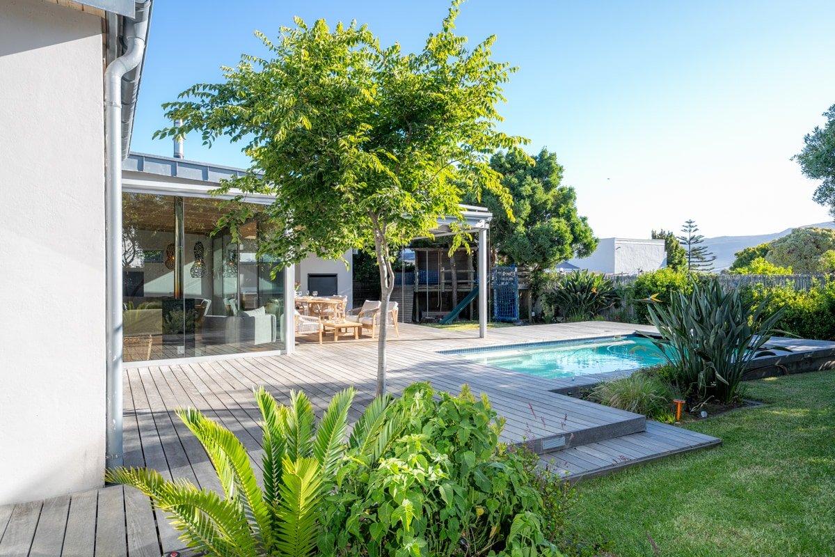 Villa with Pool, Table Mountain View & Kids’ Area gallery image 3