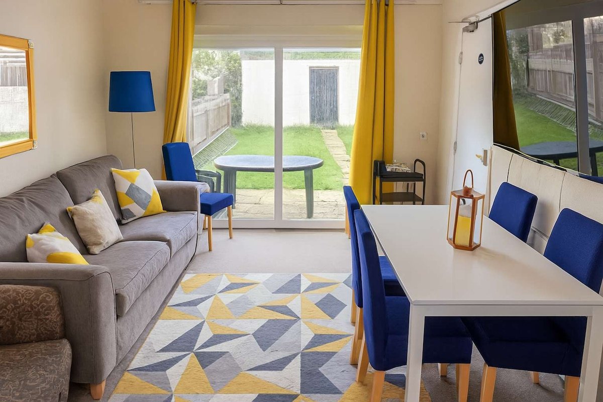 Spacious 5-Bed Parking, WiFi & Self Check-In nr UW gallery image 2