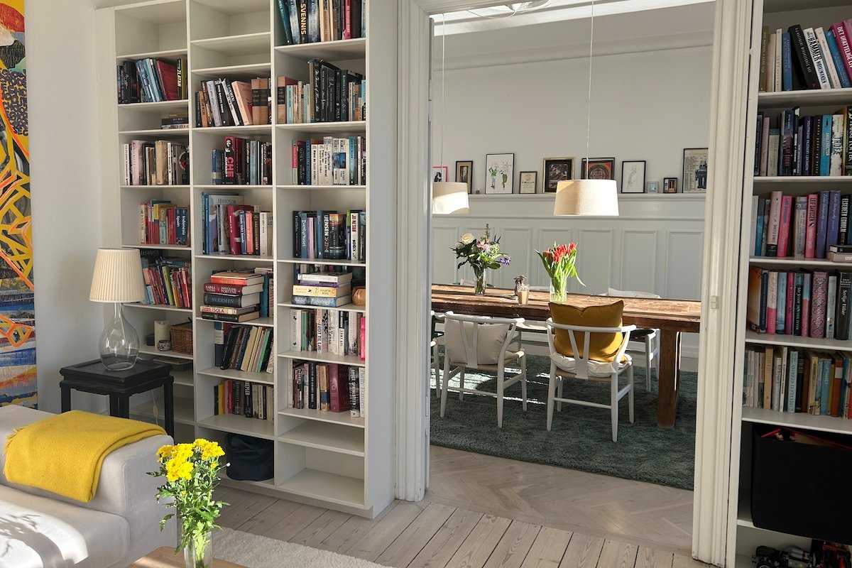 Large & lovely – great location! gallery image 4