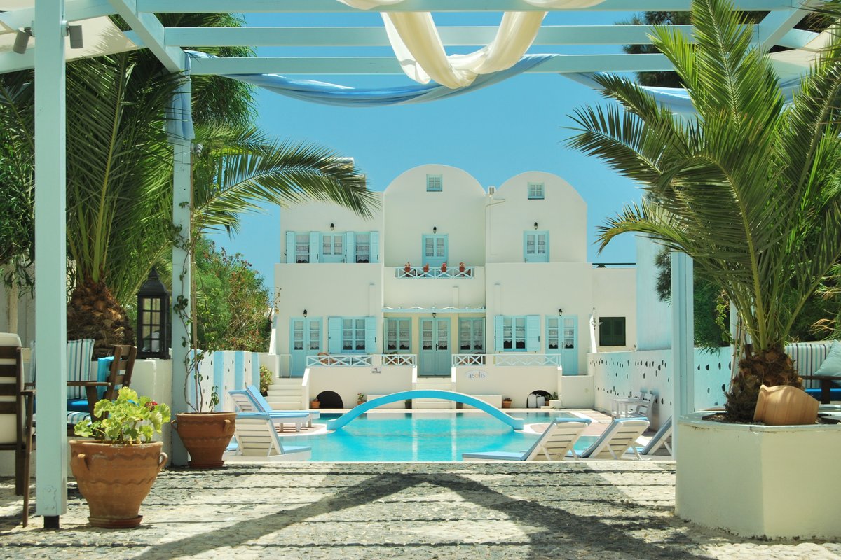 Aeolis Santorini Holiday House with Amazing Pool