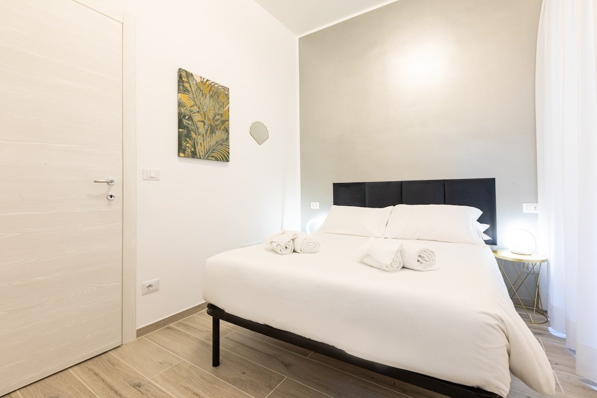 Trastevere Exclusive Three Bedroom Apartment gallery image 5