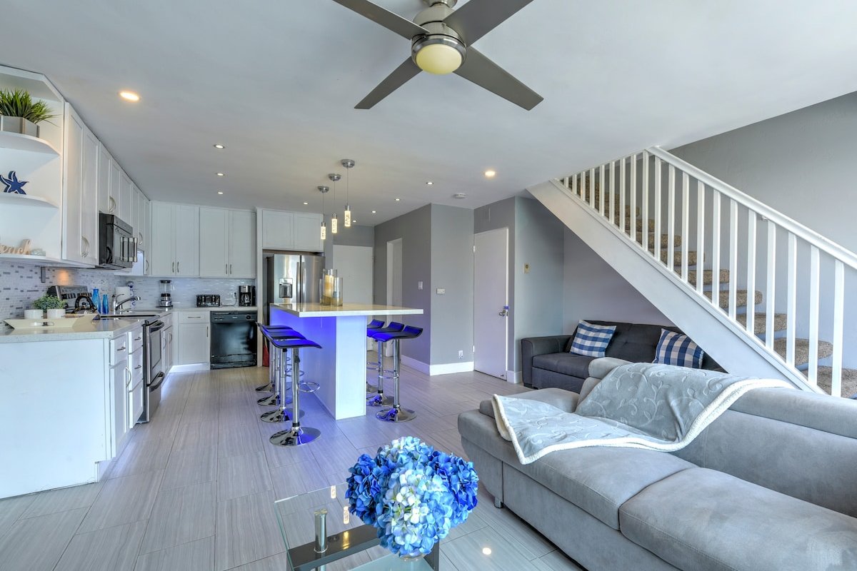 Oceanview! 2Br Loft + Rooftop Deck Ultra Modern gallery image 5