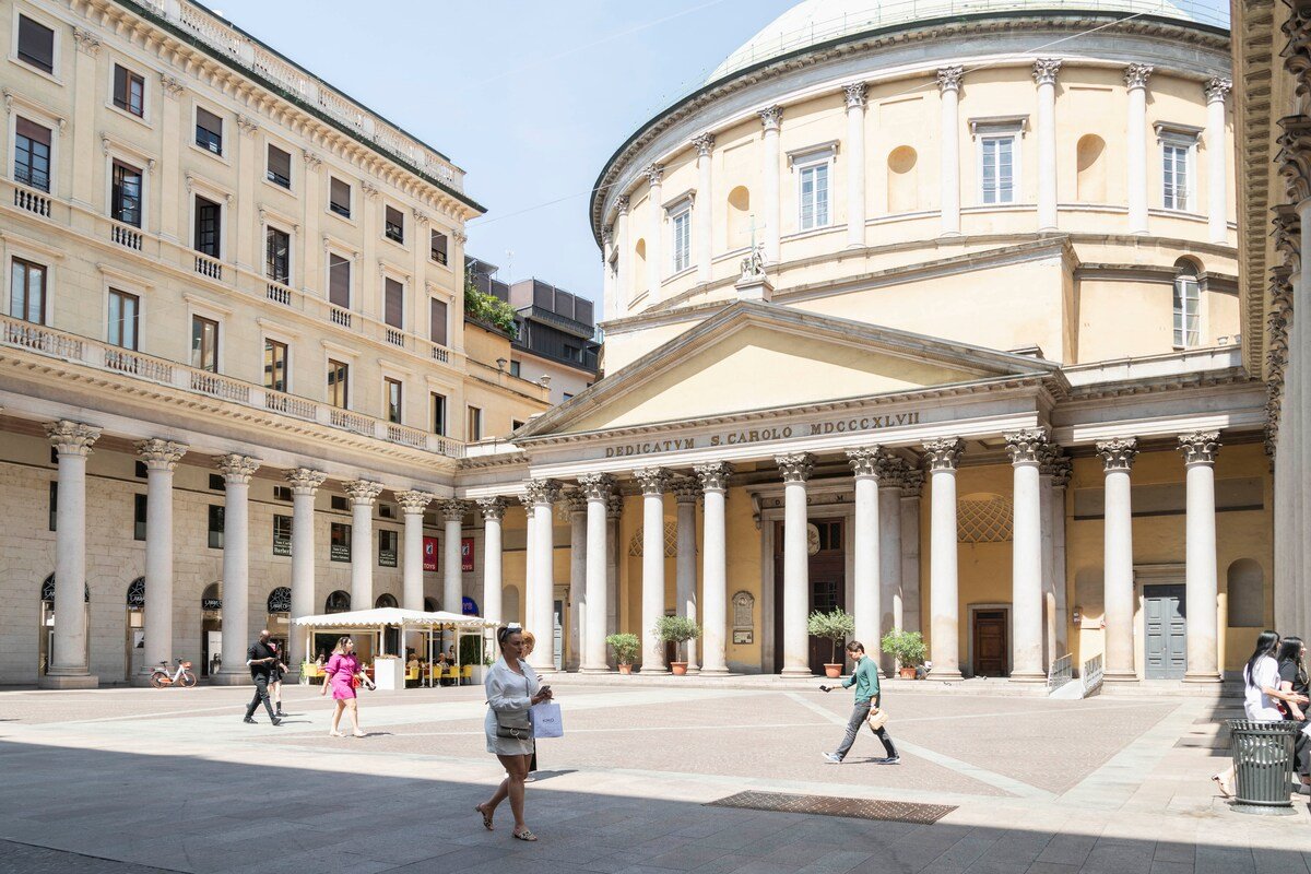 Elegant Apartment by Milan Duomo, 2 BD, 5 guests gallery image 5