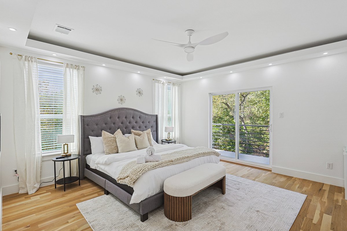 Upscale Group Getaway | Sleeps 25, Downtown Dallas