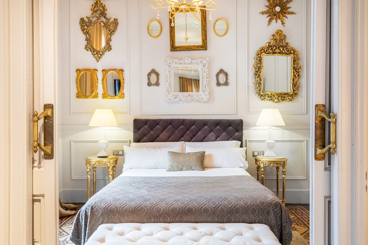 Exquisite, Palatial Home in Eixample gallery image 3