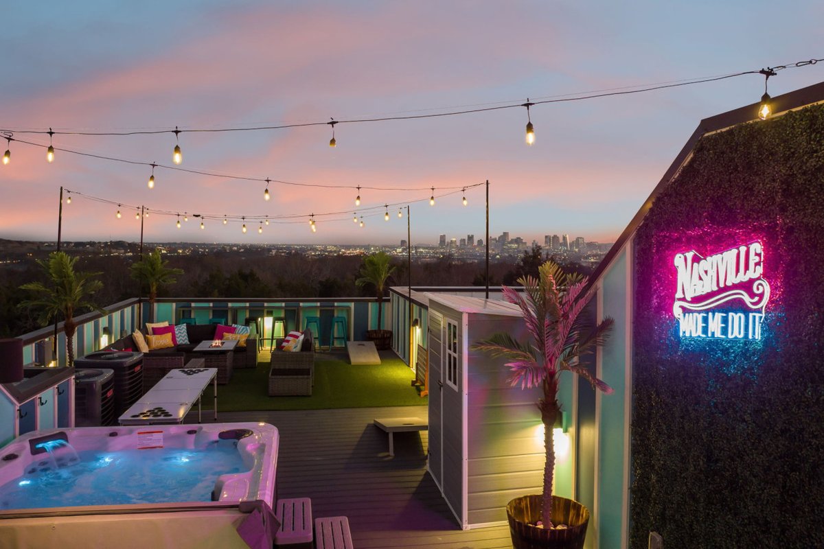 Hot Tub in Downtown! Stunning Design & Features