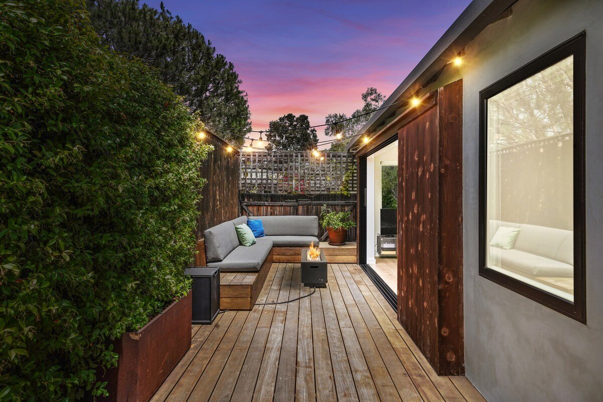 Modern | Outdoor Lounge | Detached Office gallery image 4