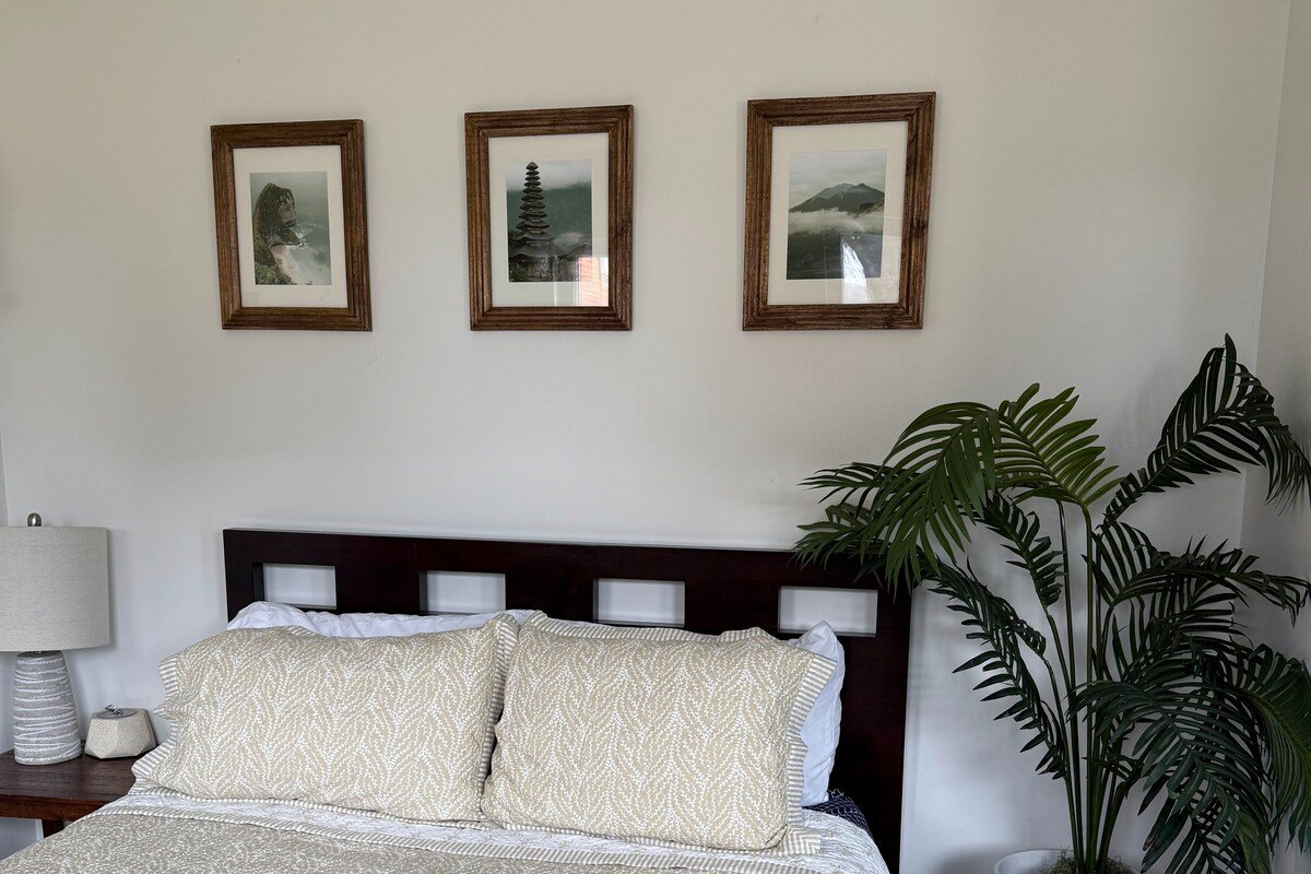 Lake Waconia meets Hawaiian style! EV2 charger gallery image 5