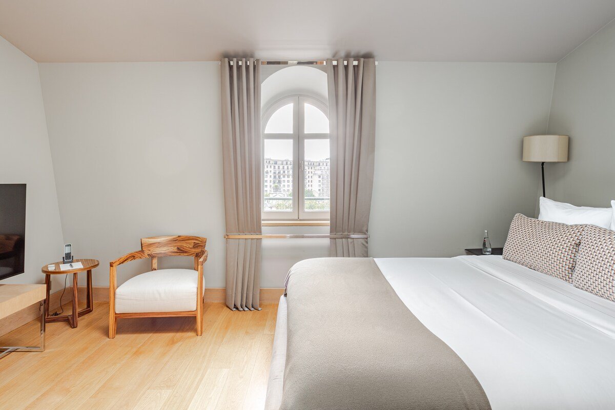 3 Bedroom Apartment Partial Eiffel Tower View gallery image 5