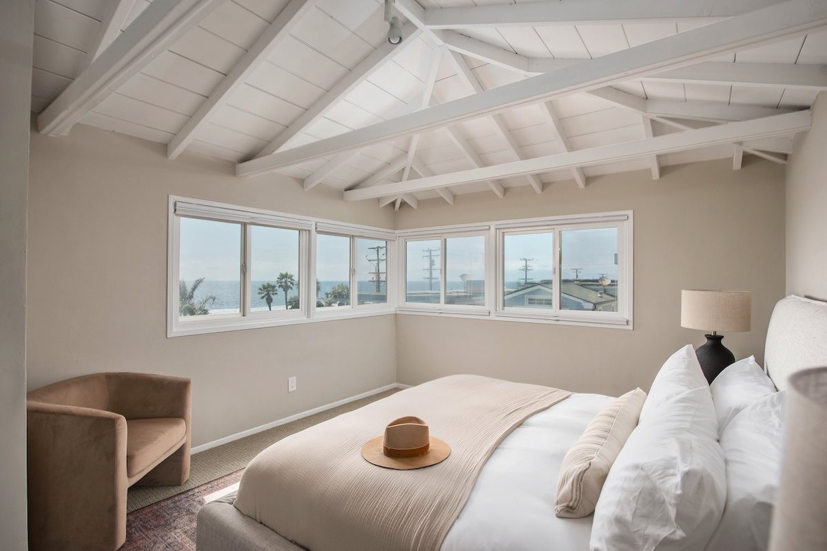 Beach House*Steps to Sand*Outdoor & Rooftop Patios gallery image 4