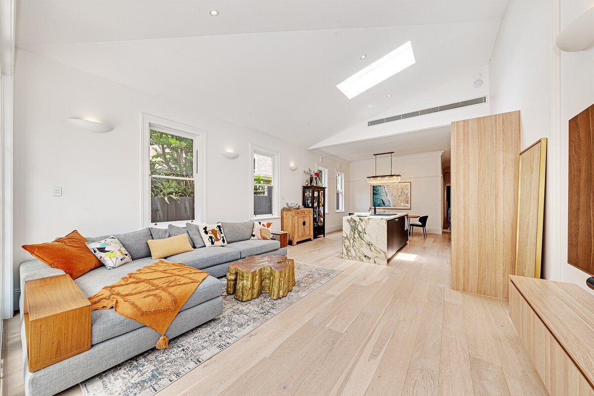 Sauna, parking, outdoor entertaining gallery image 5